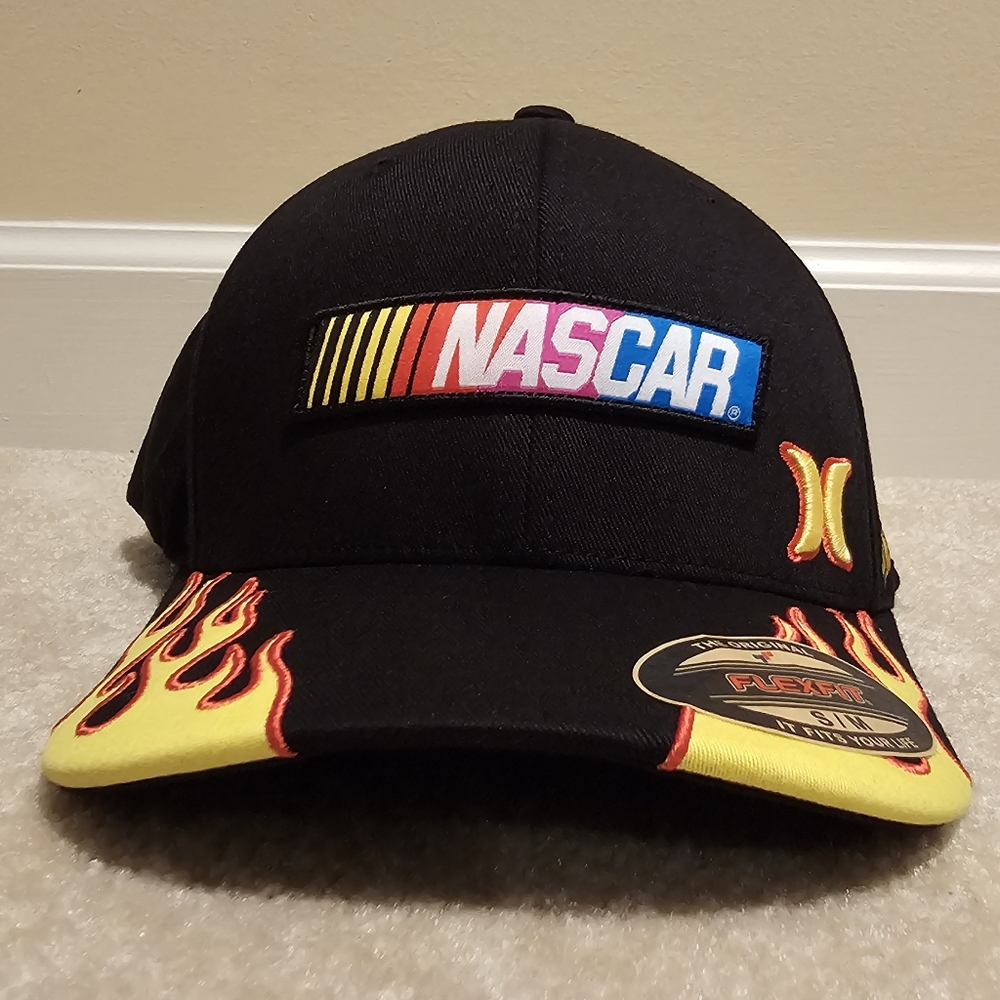Hurley NASCAR Special Limited Edition Mens Flexfit Hat Cap NWT Blk Small-Medium
